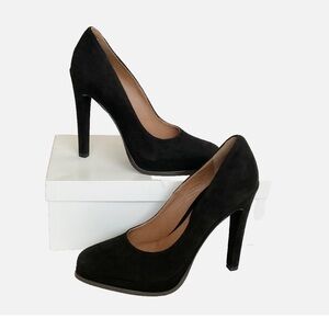 UGG Collection LEORA Black Suede Stiletto Heel Pumps Sz 7 fits 6 Sample Shoes